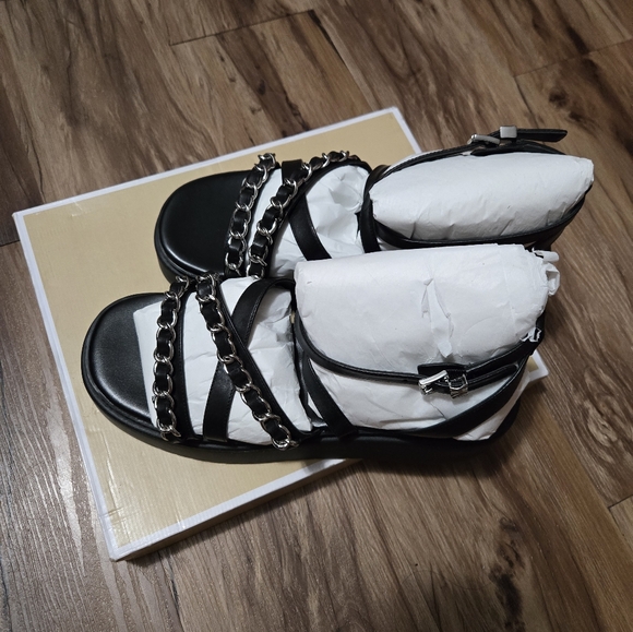 Michael kors wedges - Picture 3 of 5